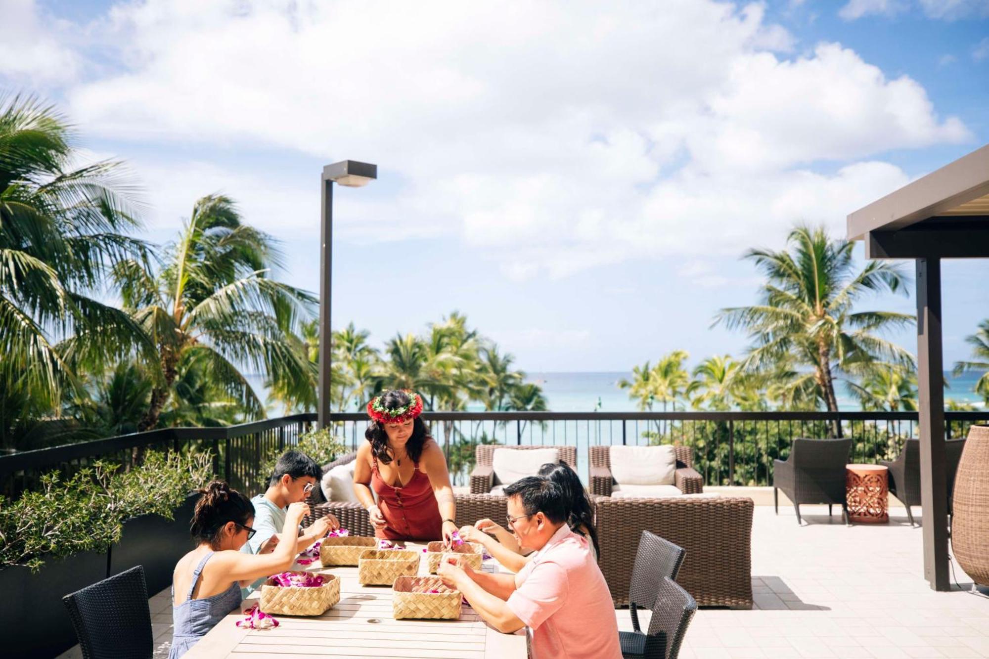 Aston Waikiki Beach Tower Honolulu Exterior foto Rooftop Terrace